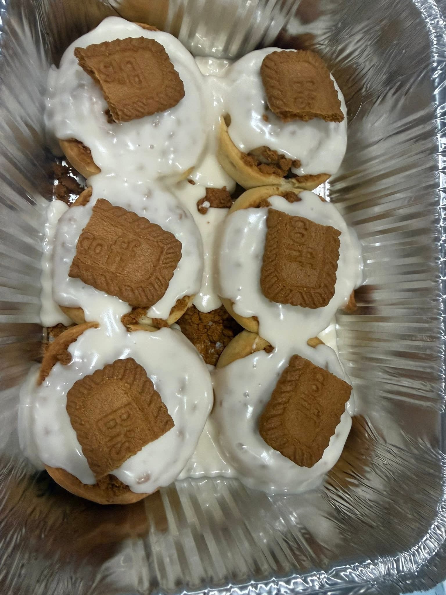 1 Dozen cinnamon rolls